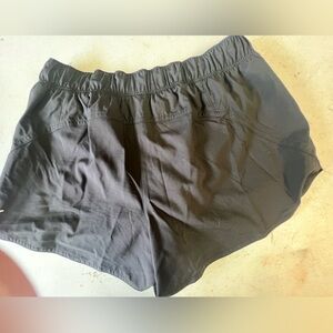 OLD NAVY ACTIVE, QUICK DRY, STRETCHTECH ELASTIC WAIST, SIZE XS   BLACK SHORTS
